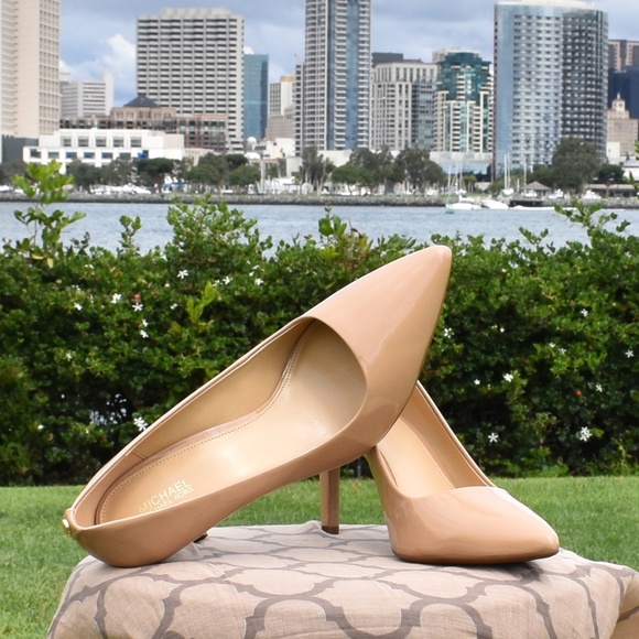 Michael Kors Shoes - ⚡️SALE⚡️MICHAEL KORS NWOB Flex Leather High-Heel